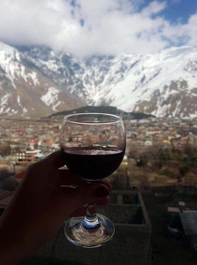 Veriko'S Guest Hause Kazbegi Exteriör bild